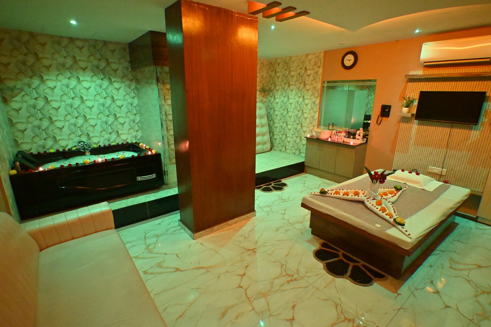 Six Hand Massage